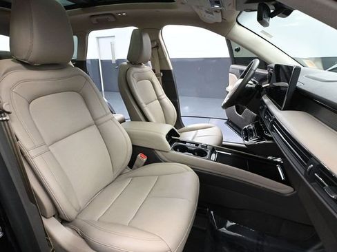 Used 2024 Lincoln Corsair AWD w/ Equipment Group 101A image 50