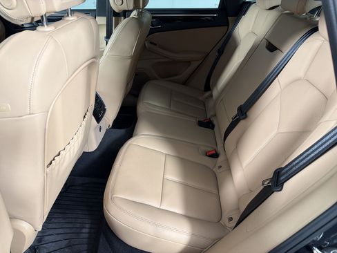 Certified 2026 Porsche Macan AWD/4WD image 15