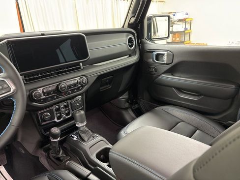 Used 2024 Jeep Wrangler High Altitude image 21
