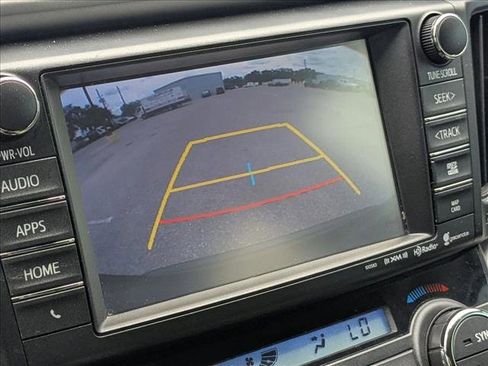 Used 2017 Toyota RAV4 XLE FWD image 12