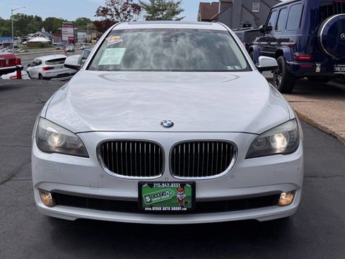 Used 2011 BMW 740i RWD image 3