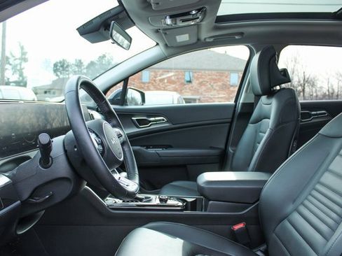 Used 2025 Kia Sportage SX image 13