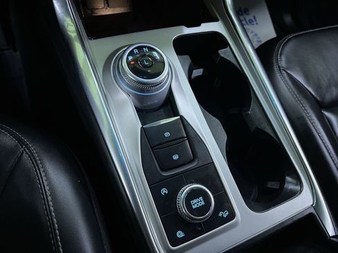 Used 2021 Ford Explorer XLT w/ Equipment Group 202A image 24