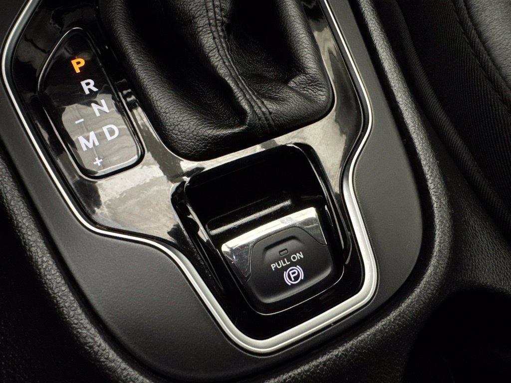 Used 2019 Jeep Cherokee Limited AWD/4WD image 40