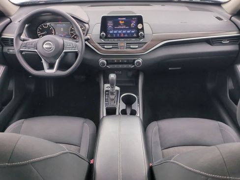 Used 2024 Nissan Altima 2.5 SV image 13