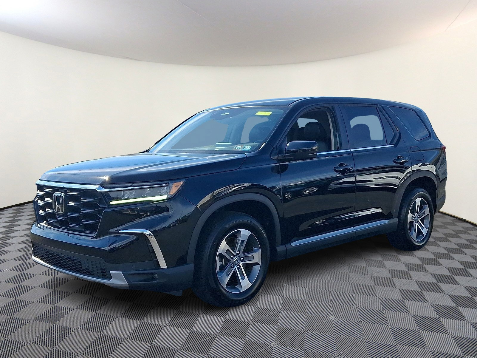 Used 2025 Honda Pilot EX-L image 3