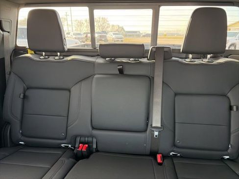 New 2026 GMC Sierra 1500 SLT w/ SLT Convenience Package image 31