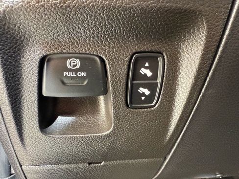 Used 2019 RAM 1500 Laramie image 26