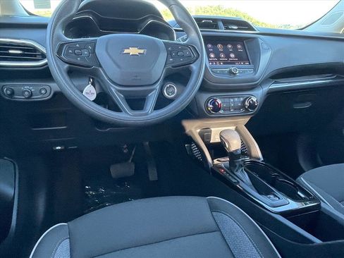 Used 2023 Chevrolet TrailBlazer LT AWD/4WD image 9
