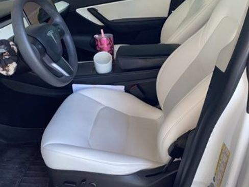 Used 2022 Tesla Model Y Performance image 5