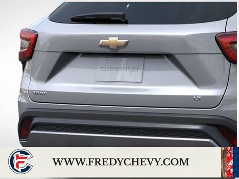 New 2026 Chevrolet Trax LT w/ Sunroof Package image 16