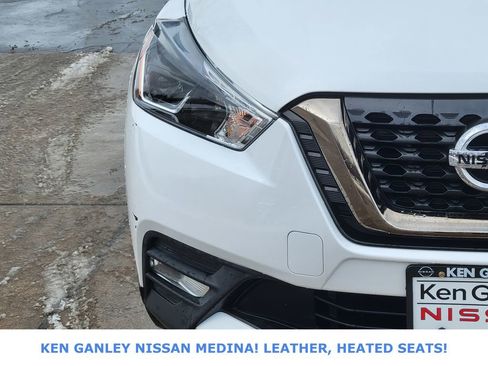 Used 2019 Nissan Kicks SR w/ SR Premium Package image 9