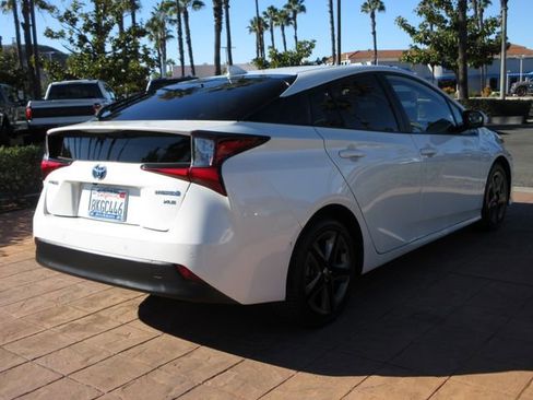 Used 2019 Toyota Prius XLE image 4