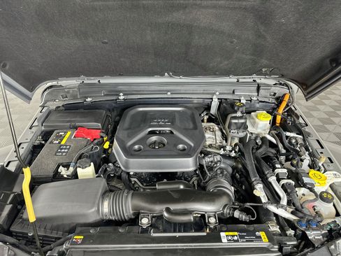 Used 2023 Jeep Wrangler Unlimited Sahara w/ Cold Weather Group AWD/4WD image 31