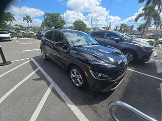 Certified 2022 Hyundai Kona SEL w/ Convenience Package image 1