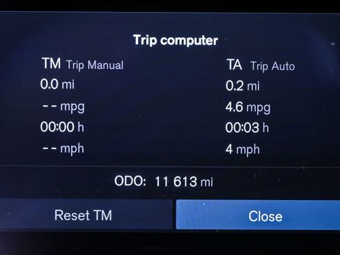 Certified 2025 Volvo XC40 B5 Plus image 13