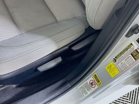 Used 2014 Toyota Corolla LE FWD image 13
