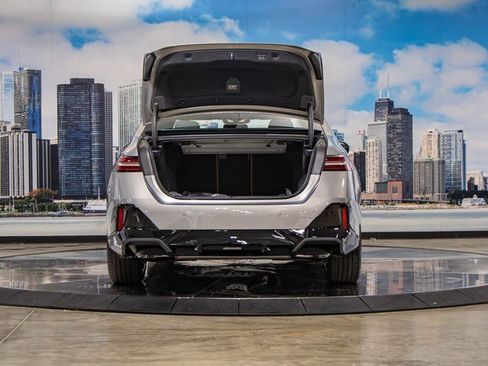 New 2026 BMW 530i xDrive w/ M Sport Package image 12