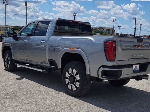 New 2025 GMC Sierra 2500 Denali w/ Denali Reserve Package image 4