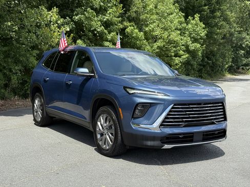 New 2025 Buick Enclave Preferred w/ Power Package image 3