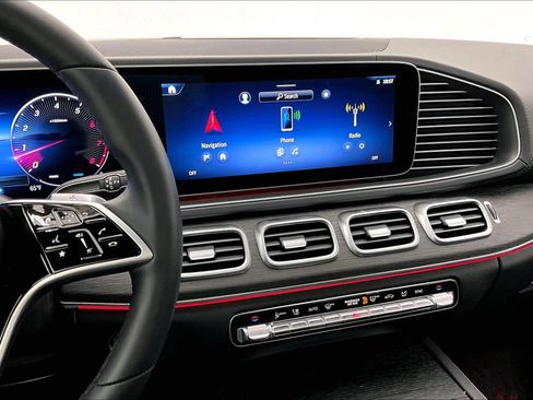 Used 2026 Mercedes-Benz GLE 450 4MATIC image 5