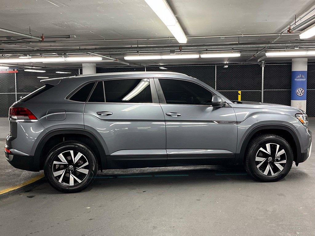 Used 2023 Volkswagen Atlas Cross Sport SE AWD/4WD image 35