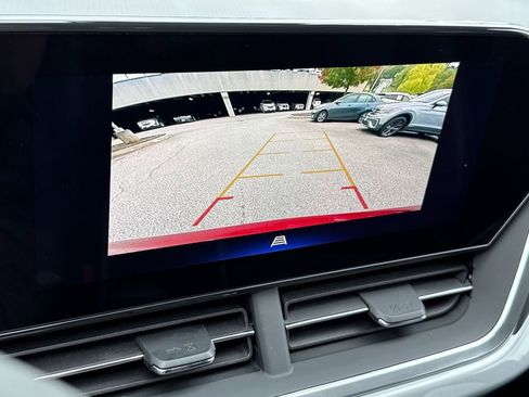 Used 2024 Chevrolet Trax LT w/ Driver Confidence Package image 16