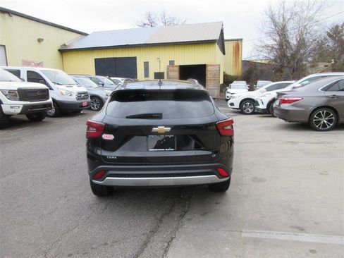 Used 2024 Chevrolet Trax LT image 4
