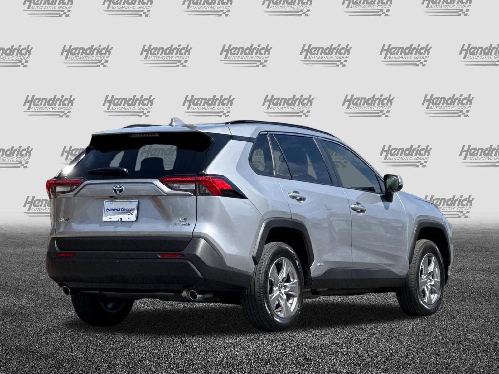 Used 2024 Toyota RAV4 LE AWD/4WD image 5