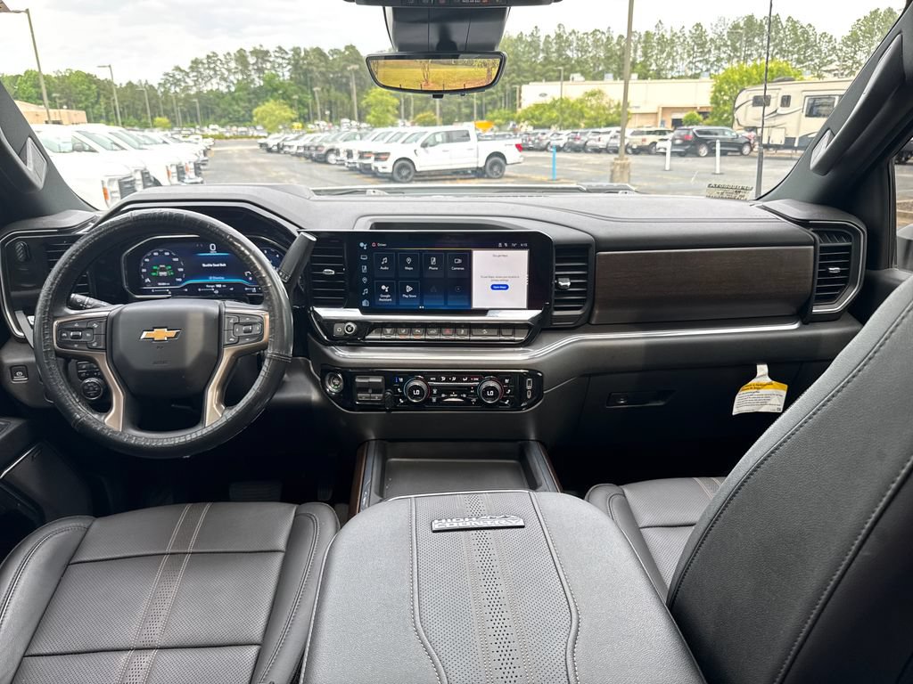 Used 2024 Chevrolet Silverado 2500 High Country w/ High Country Premium Package AWD/4WD image 12