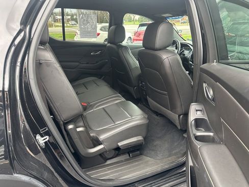 Used 2022 Chevrolet Traverse LT w/ Midnight/Sport Edition image 37