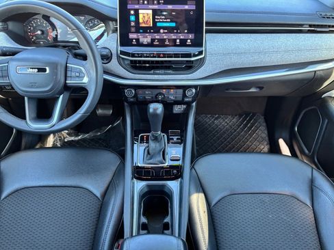 Used 2023 Jeep Compass Latitude image 16