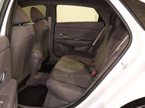 Used 2024 Hyundai Elantra SE FWD image 14