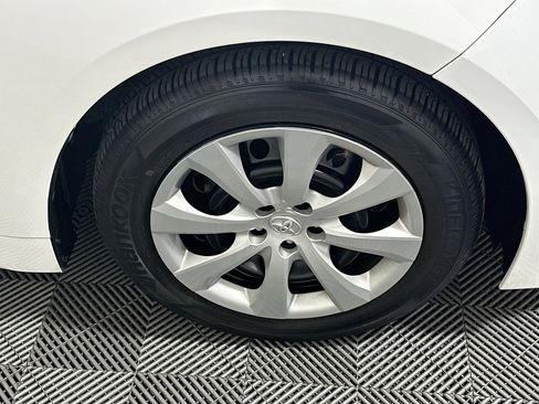 Used 2023 Toyota Corolla LE image 11