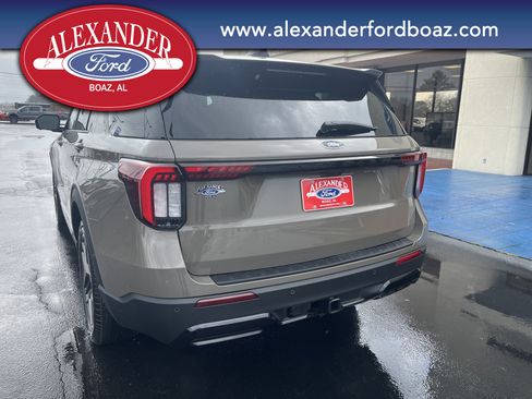 New 2026 Ford Explorer ST-Line w/ ST-Line Street Pack image 6
