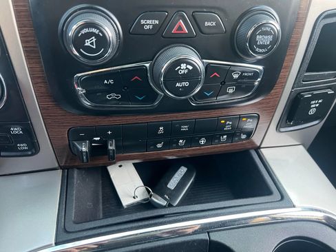 Used 2015 RAM 1500 Laramie w/ Convenience Group image 20
