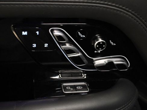 Used 2019 Land Rover Range Rover Long Wheelbase Autobiography image 17