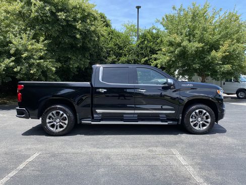 Used 2024 Chevrolet Silverado 1500 High Country w/ Technology Package AWD/4WD image 10