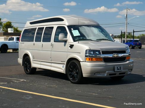 Used 2023 Chevrolet Express 2500 image 20