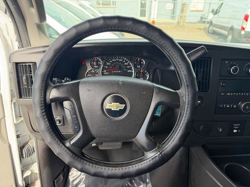 Used 2016 Chevrolet Express 3500 image 15