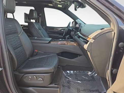 Used 2023 Cadillac Escalade Sport Platinum RWD image 40