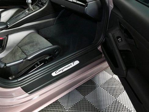 Certified 2022 Porsche 718 Cayman RWD image 20