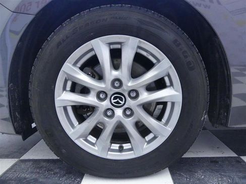 Used 2017 MAZDA MAZDA3 Sport w/ Preferred Equipment Package image 29