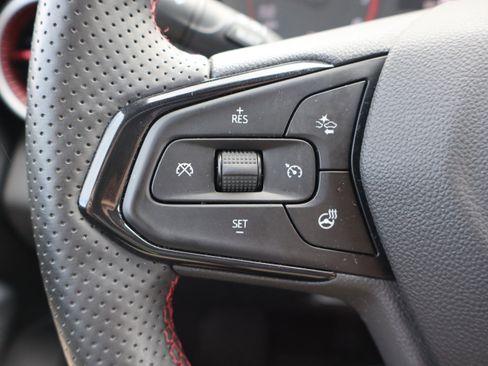 Used 2024 Chevrolet Trax RS FWD image 15