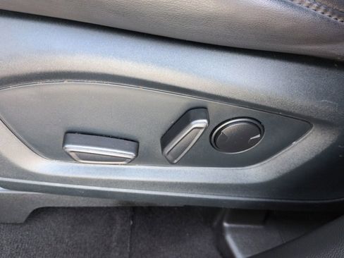 Used 2021 Ford Explorer XLT w/ Equipment Group 202A image 21