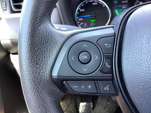 Used 2021 Toyota RAV4 LE AWD/4WD image 45