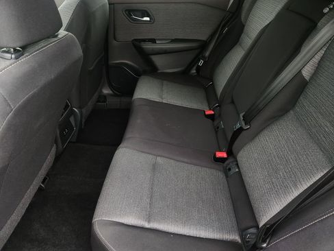 Used 2023 Nissan Rogue SV image 29