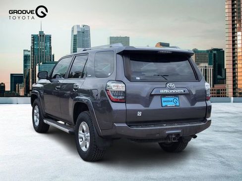 Used 2015 Toyota 4Runner SR5 AWD/4WD image 3