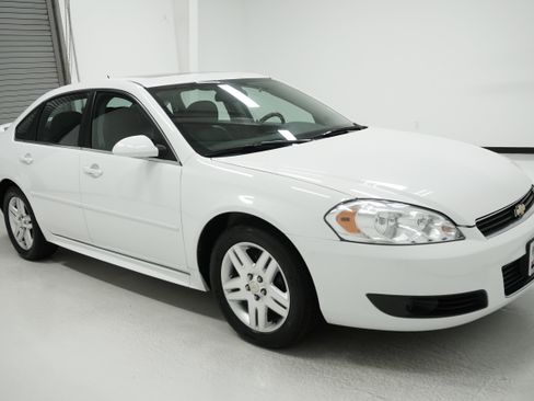 Used 2011 Chevrolet Impala LT w/ Luxury Edition Package image 3
