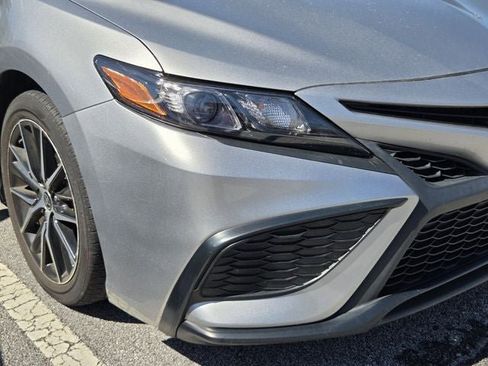 Used 2024 Toyota Camry SE image 30